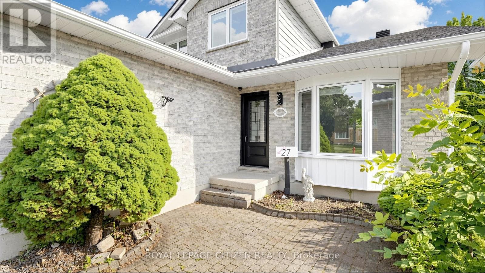 Single Family at 27 Emperor Avenue, Hamilton (Barnstown), Ontario - Photo 3 - RE/MAX Garden City Realty