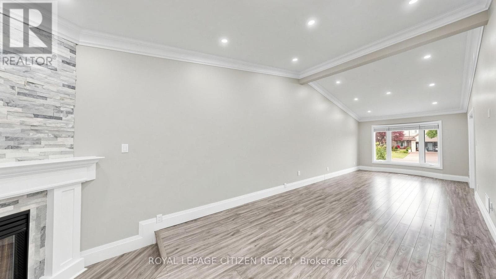 Single Family at 27 Emperor Avenue, Hamilton (Barnstown), Ontario - Photo 6 - RE/MAX Garden City Realty