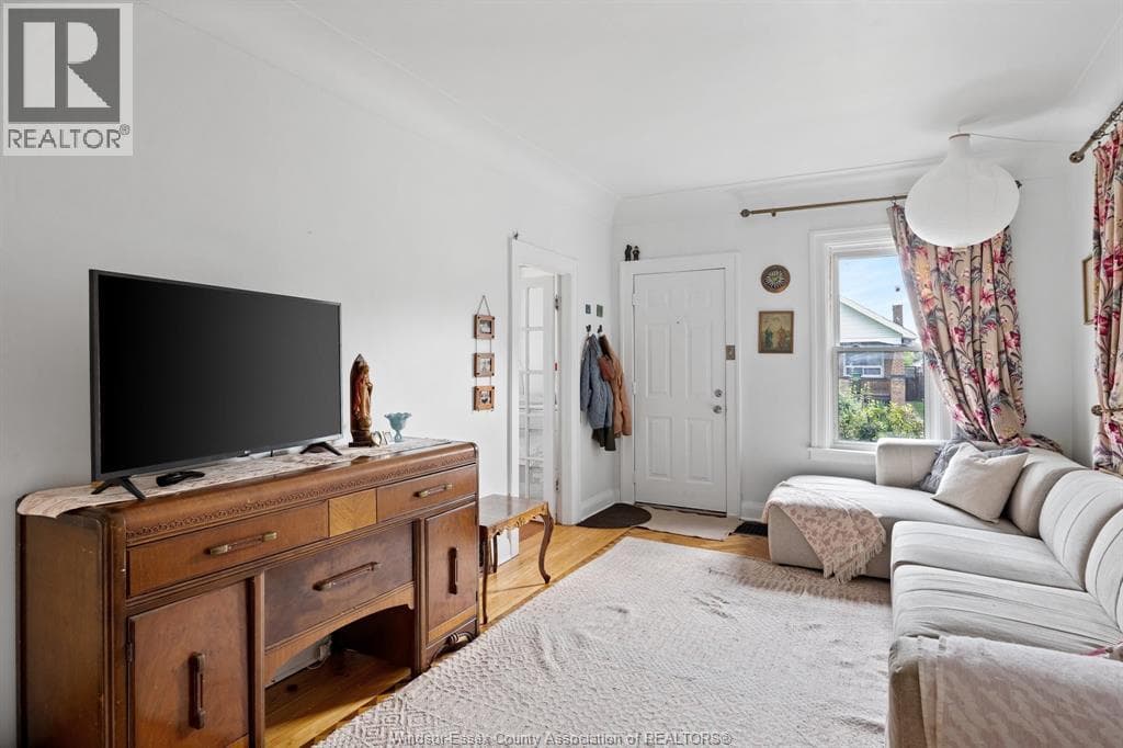Single Family at 1545 LILLIAN Avenue, Windsor, Ontario - Photo 6 - RE/MAX Garden City Realty