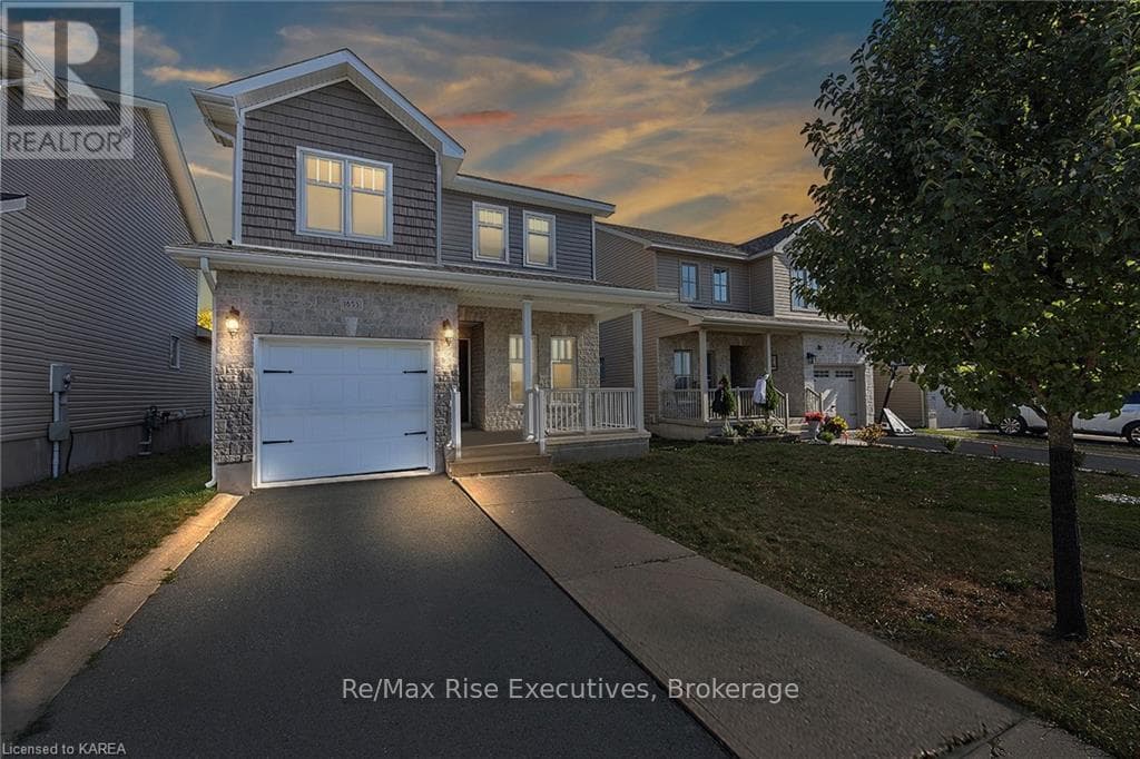 1653 Crimson Crescent
