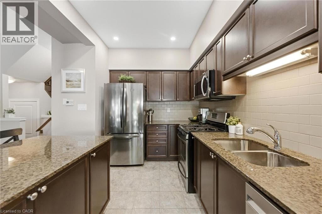 Single Family at 34- 6 CHESTNUT Drive, Grimsby, Ontario - Photo 9 - RE/MAX Garden City Realty