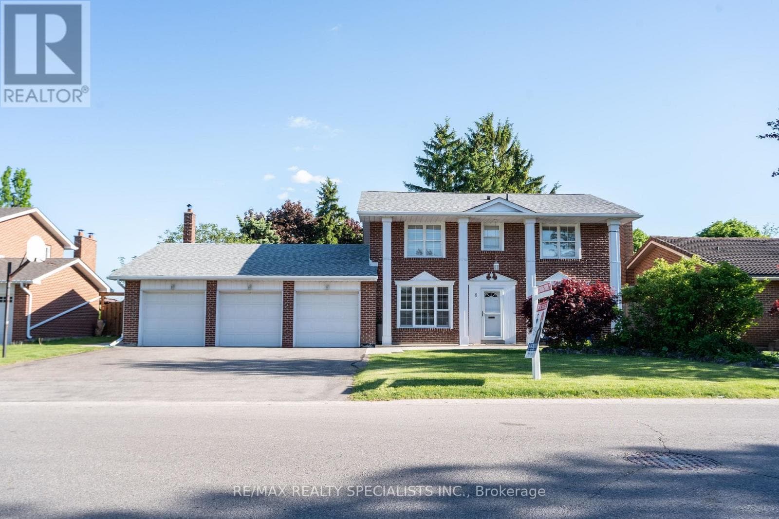 8 River View Drive