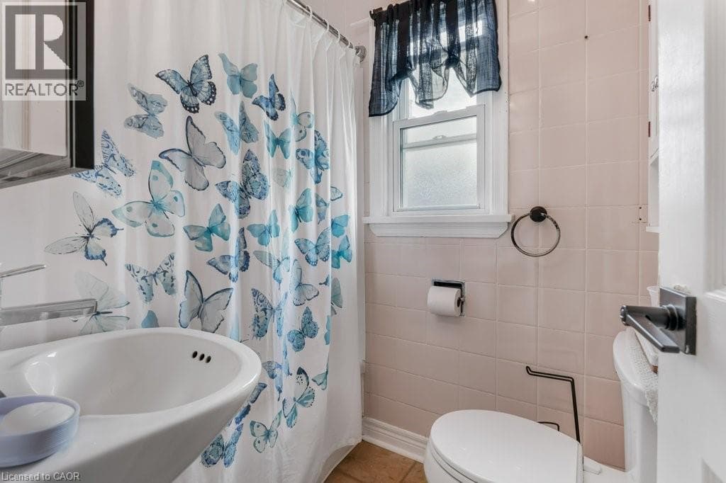 Single Family at 6782 DORCHESTER Road, Niagara Falls, Ontario - Photo 10 - RE/MAX Garden City Realty