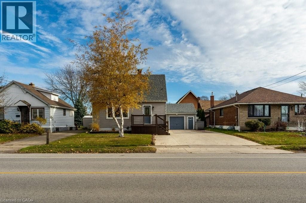 Single Family at 6782 DORCHESTER Road, Niagara Falls, Ontario - Photo 5 - RE/MAX Garden City Realty