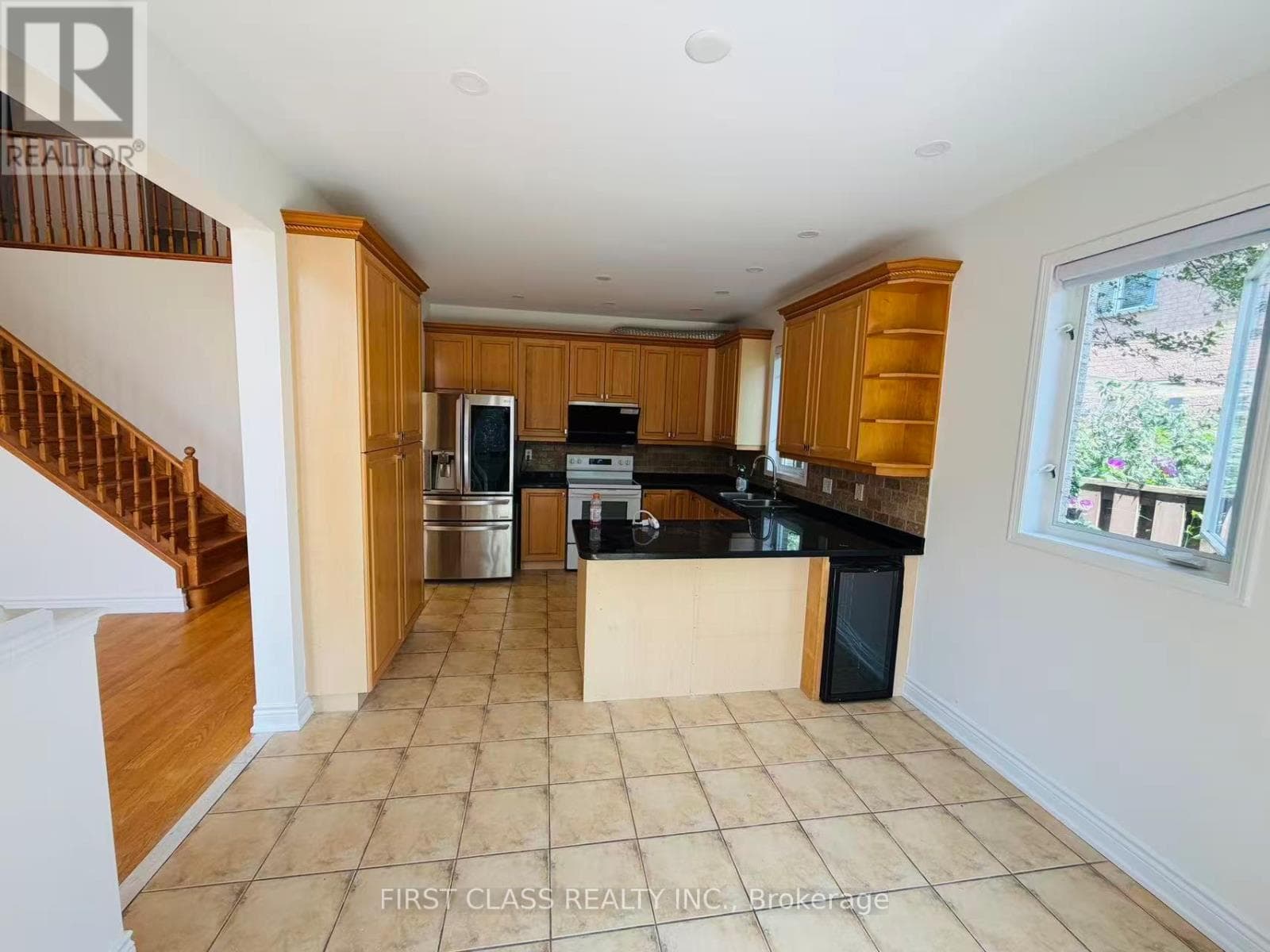 Single Family at 39 Emery Hill Boulevard, Markham (Berczy), Ontario - Photo 7 - RE/MAX Garden City Realty