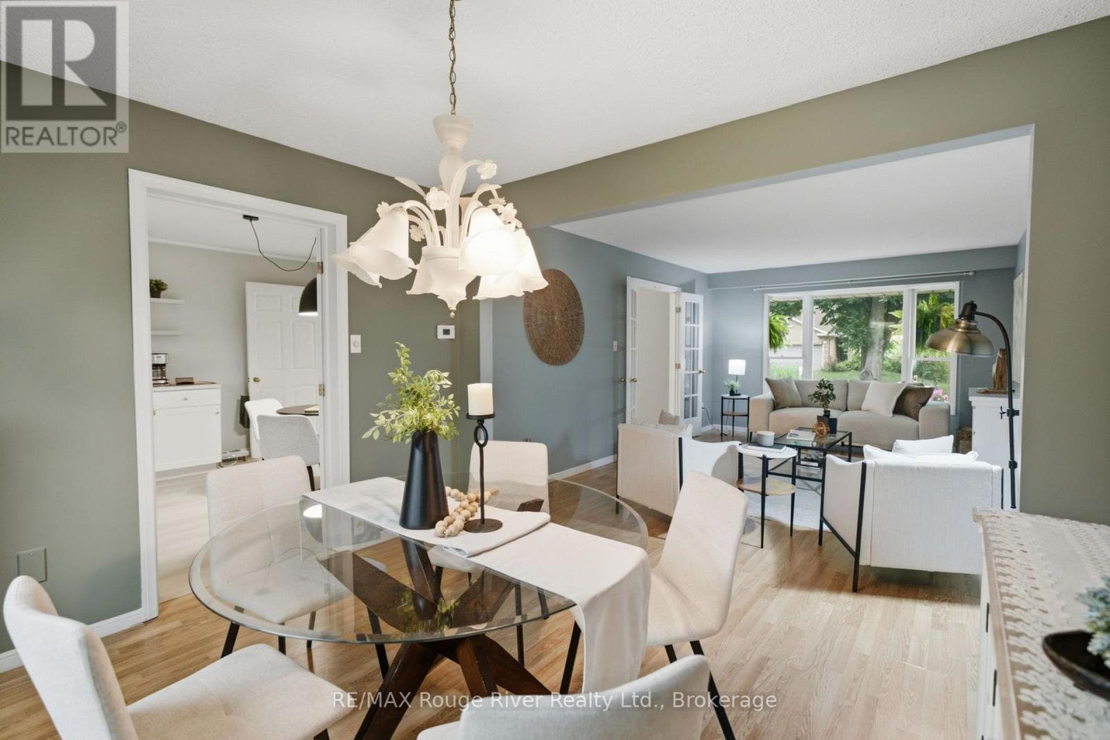 Single Family at 813 Ironwood Court, Whitby (Williamsburg), Ontario - Photo 10 - RE/MAX Garden City Realty