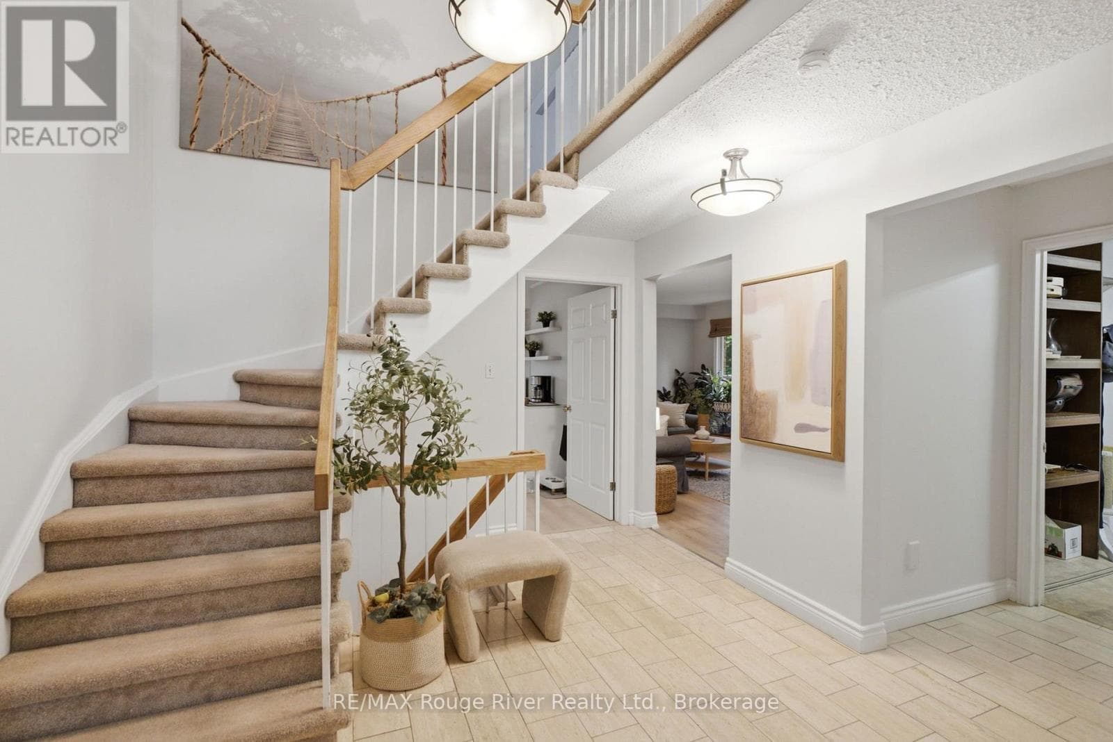 Single Family at 813 Ironwood Court, Whitby (Williamsburg), Ontario - Photo 3 - RE/MAX Garden City Realty