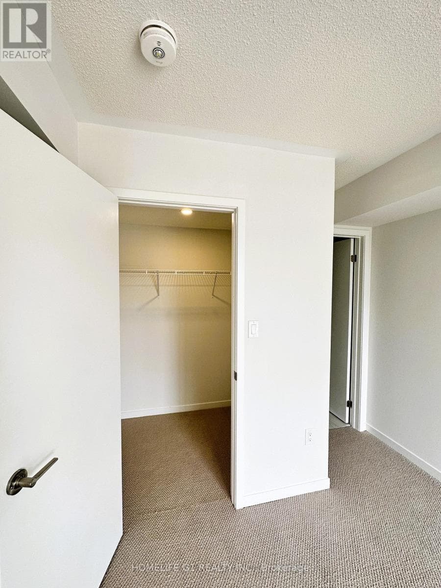 Single Family at 1- 260 Twelfth Street, Toronto (New Toronto), Ontario - Photo 10 - RE/MAX Garden City Realty