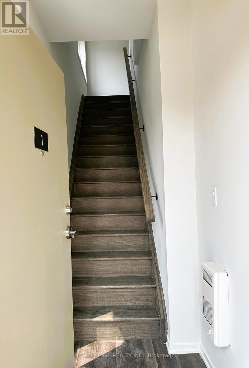 Single Family at 1- 260 Twelfth Street, Toronto (New Toronto), Ontario - Photo 2 - RE/MAX Garden City Realty