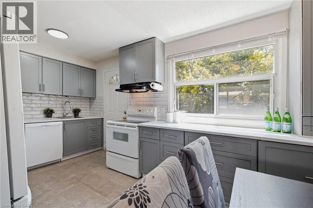Single Family at 11- 164 JANSEN Avenue, Kitchener, Ontario - Photo 10 - RE/MAX Garden City Realty
