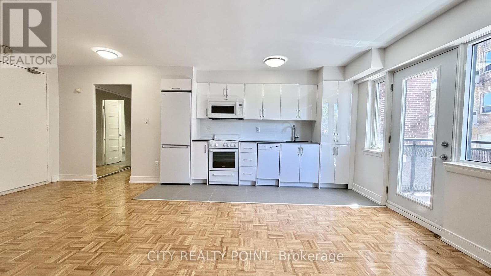 Single Family at 407- 95 Lawton Boulevard, Toronto (Yonge-St. Clair), Ontario - Photo 4 - RE/MAX Garden City Realty