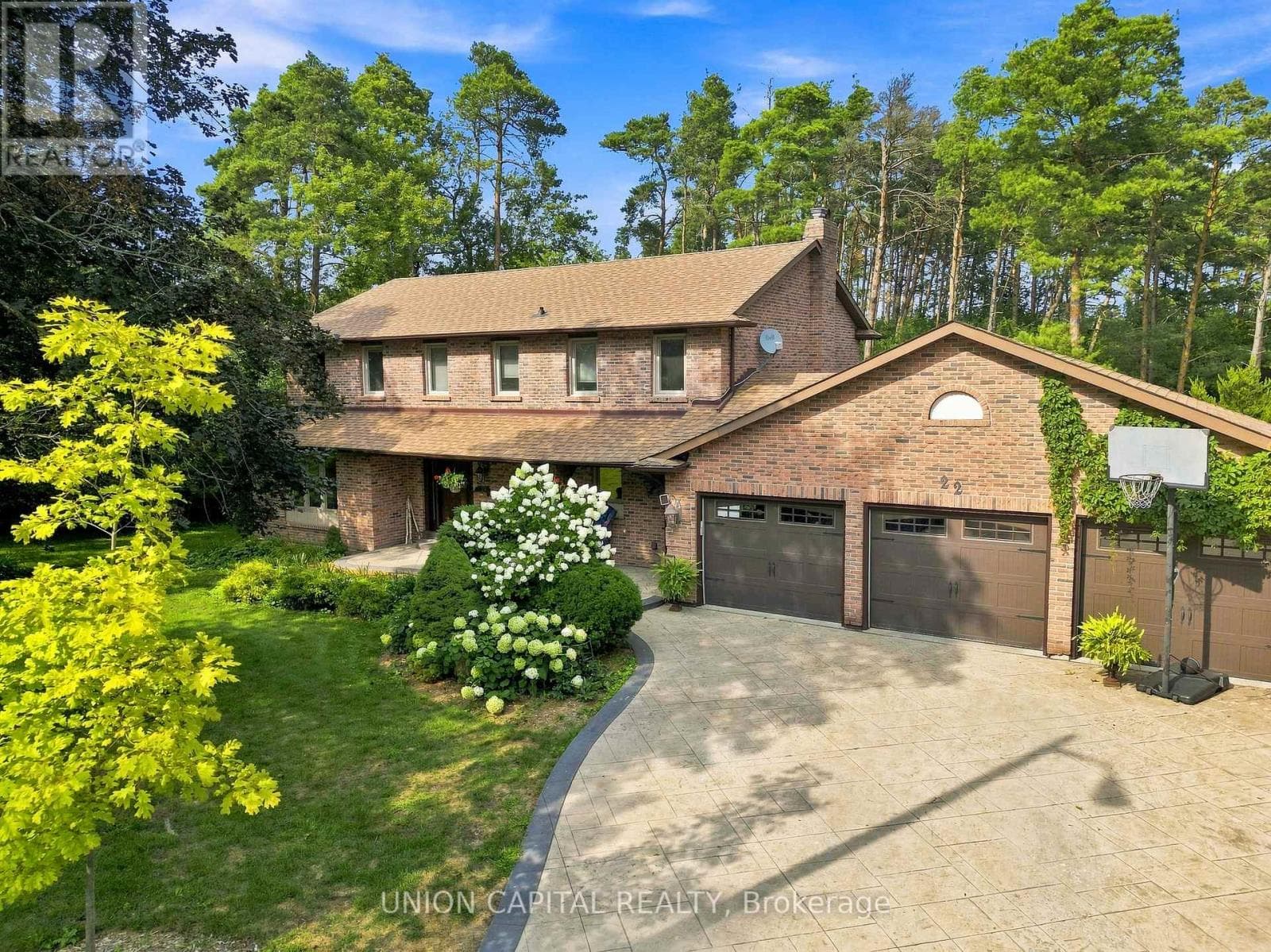 22 Cynthia Crescent