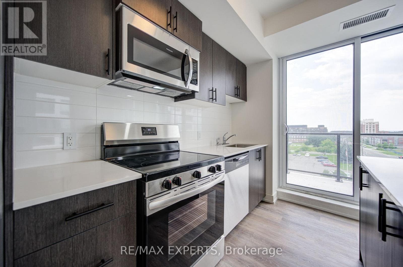 Single Family at 507- 2475 Old Bronte Road, Oakville (WM Westmount), Ontario - Photo 10 - RE/MAX Garden City Realty