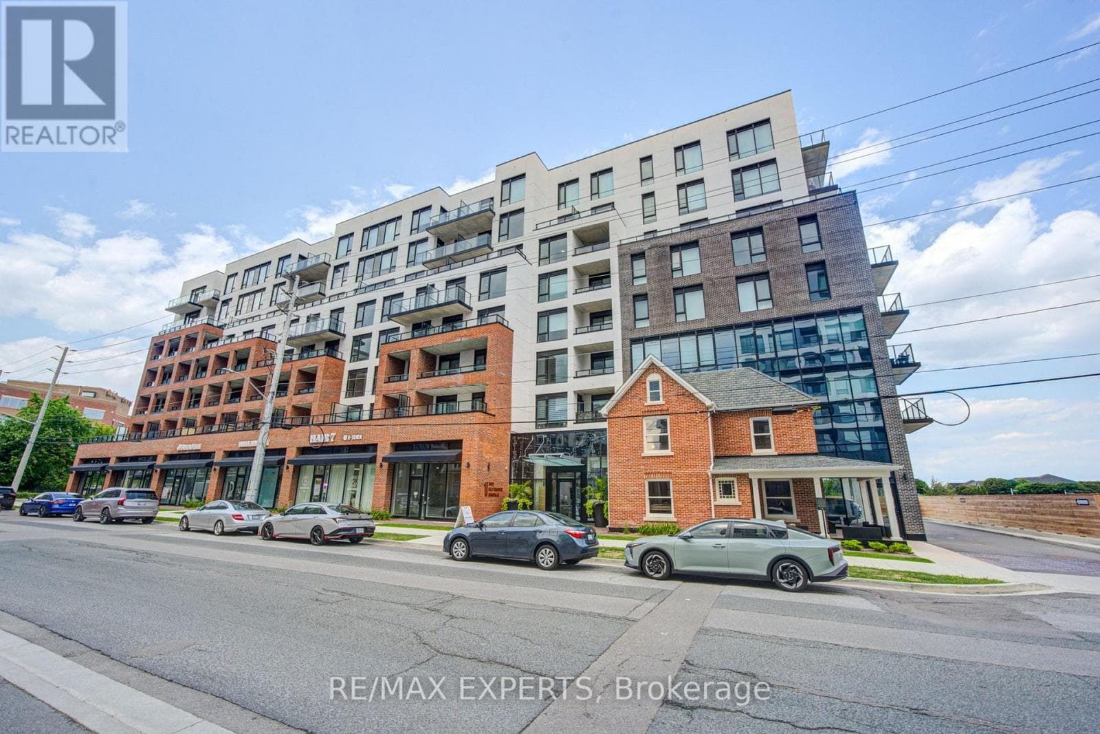 Single Family at 507- 2475 Old Bronte Road, Oakville (WM Westmount), Ontario - Photo 2 - RE/MAX Garden City Realty