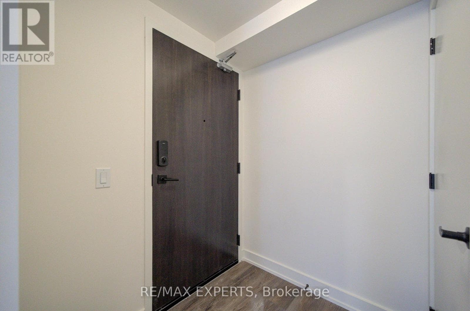 Single Family at 507- 2475 Old Bronte Road, Oakville (WM Westmount), Ontario - Photo 6 - RE/MAX Garden City Realty