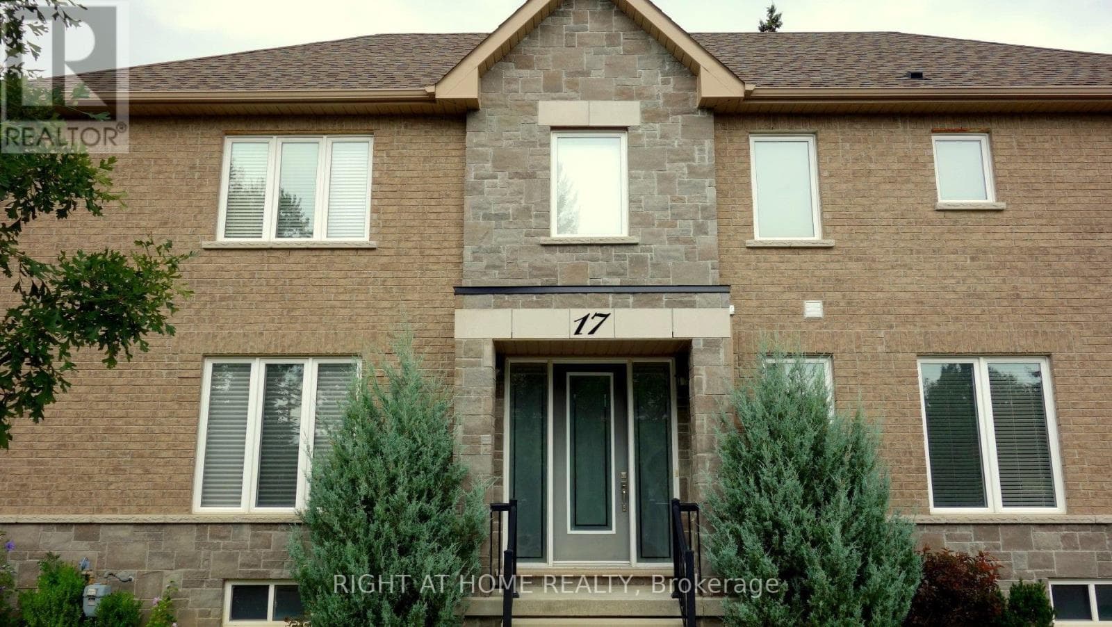 Single Family at 17 Bond Crescent, Richmond Hill (Oak Ridges), Ontario - Photo 2 - RE/MAX Garden City Realty