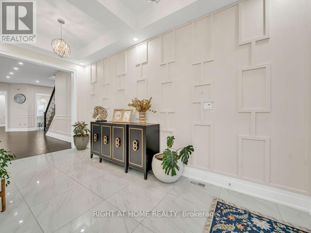 Single Family at 12 Hackwood Heights, Brampton (Northwest Brampton), Ontario - Photo 5 - RE/MAX Garden City Realty