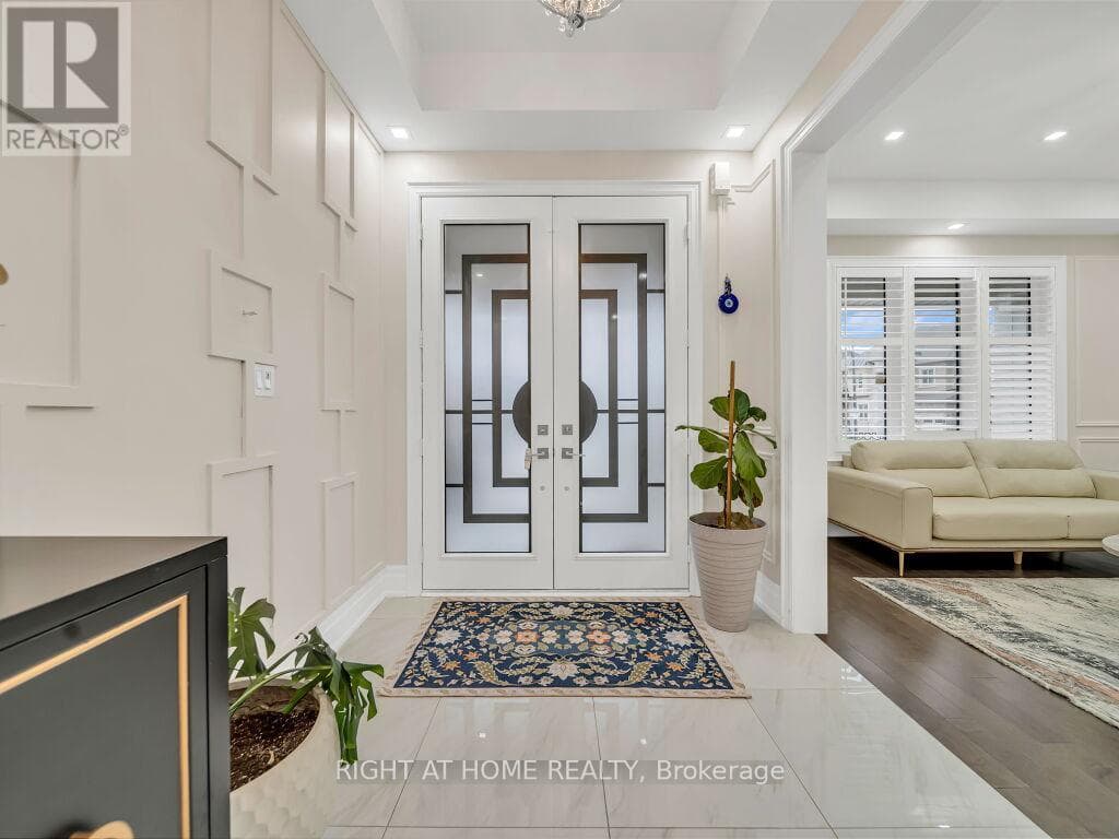 Single Family at 12 Hackwood Heights, Brampton (Northwest Brampton), Ontario - Photo 6 - RE/MAX Garden City Realty