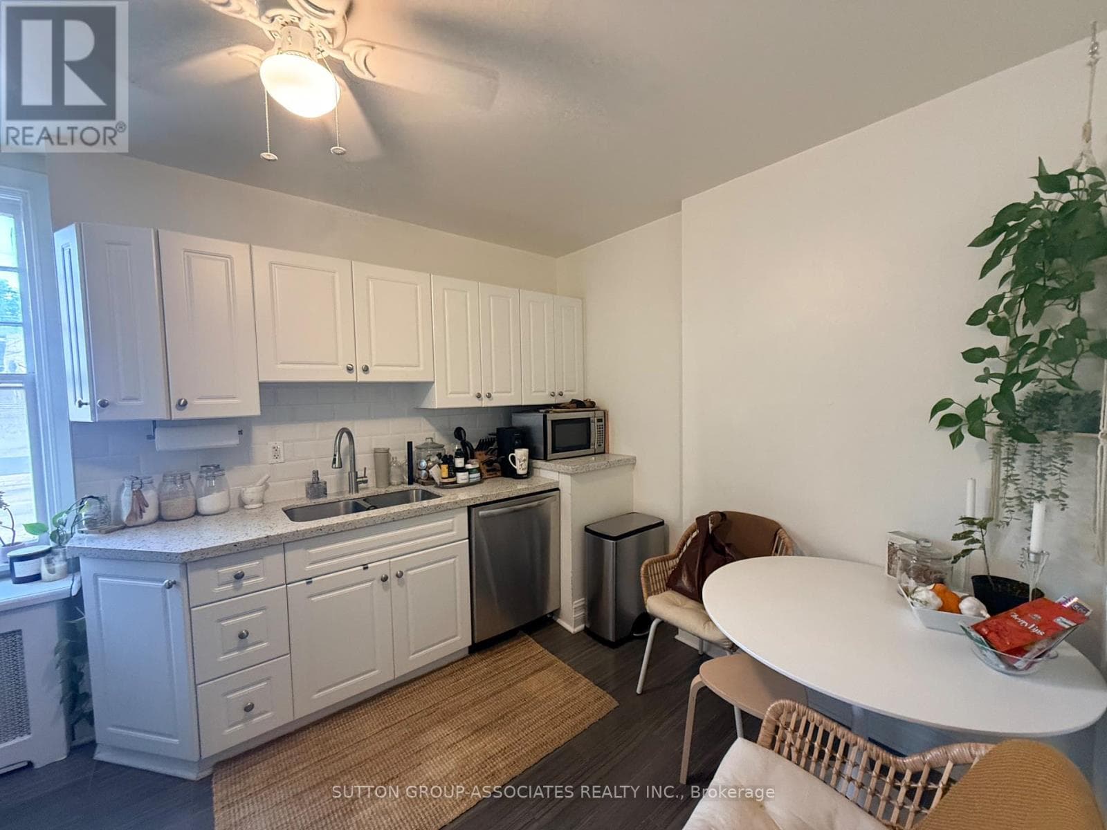 Multi-family at Main- 184 Madison Avenue, Toronto (Annex), Ontario - Photo 4 - RE/MAX Garden City Realty
