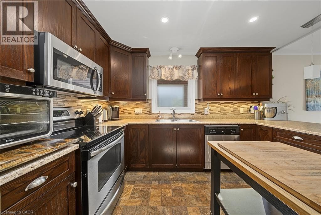 Single Family at 3913 PRIMROSE Lane, Lincoln, Ontario - Photo 8 - RE/MAX Garden City Realty
