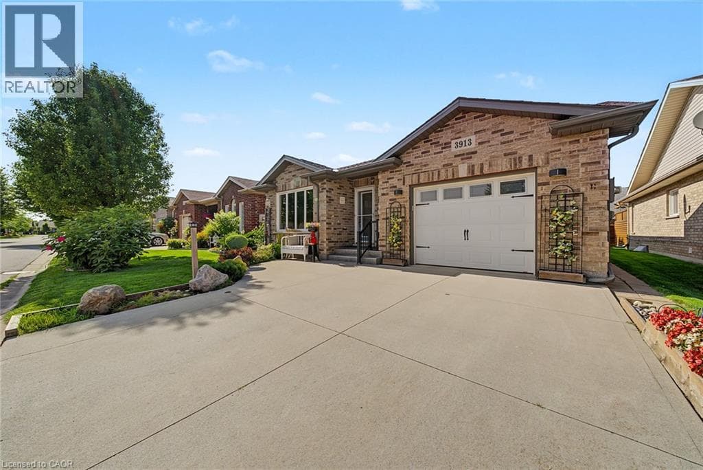 Single Family at 3913 PRIMROSE Lane, Lincoln, Ontario - Photo 2 - RE/MAX Garden City Realty