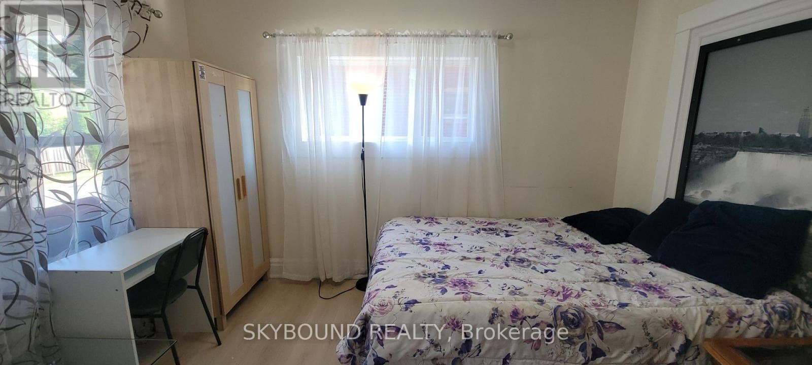 Single Family at ROOM- 4869 Second Avenue, Niagara Falls (Cherrywood), Ontario - Photo 3 - RE/MAX Garden City Realty