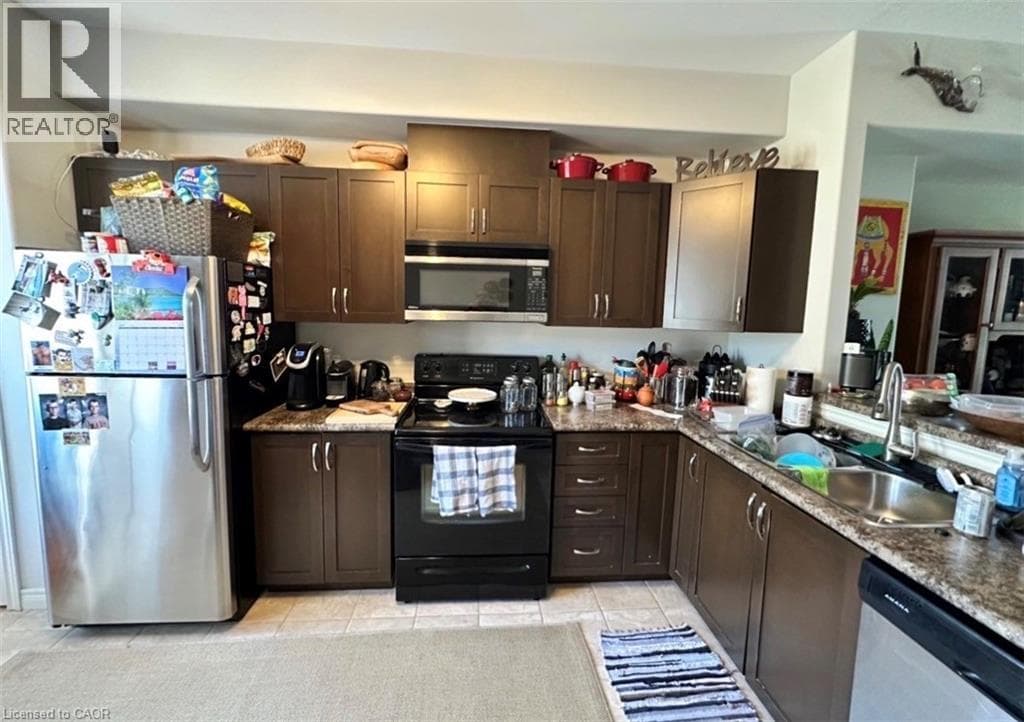 Single Family at 6- 8 HEMLOCK Way, Grimsby, Ontario - Photo 5 - RE/MAX Garden City Realty