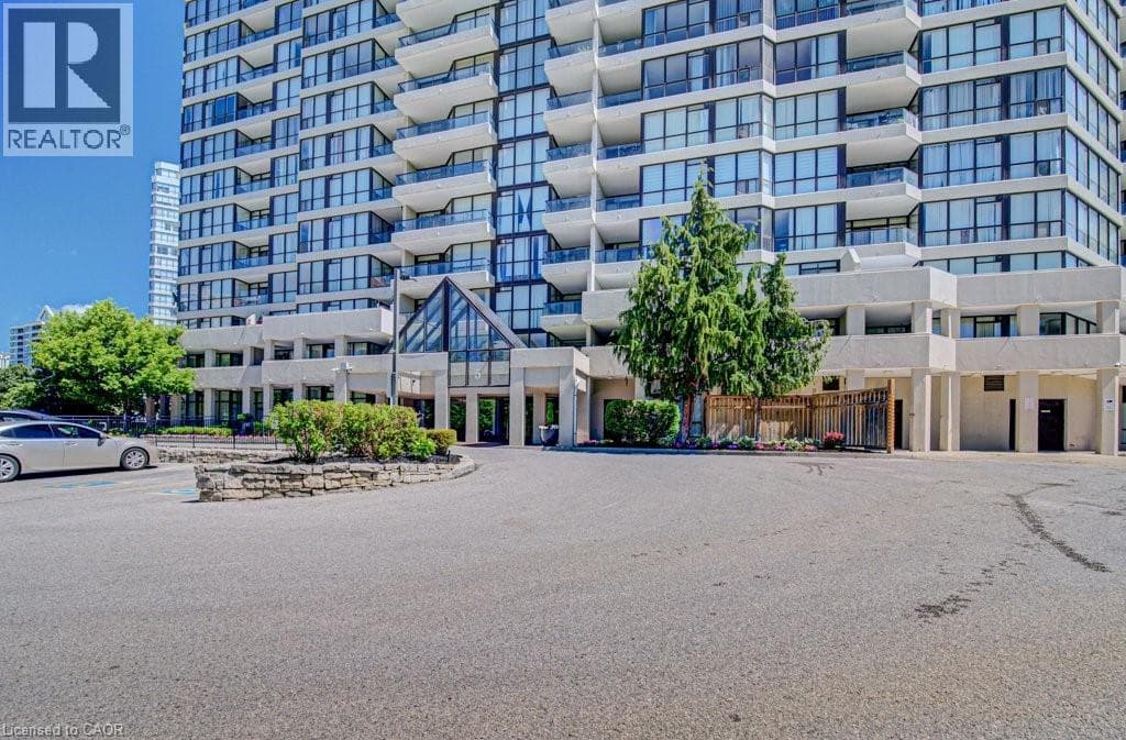 Single Family at 1109- 5 ROWNTREE Road, Toronto, Ontario - Photo 4 - RE/MAX Garden City Realty
