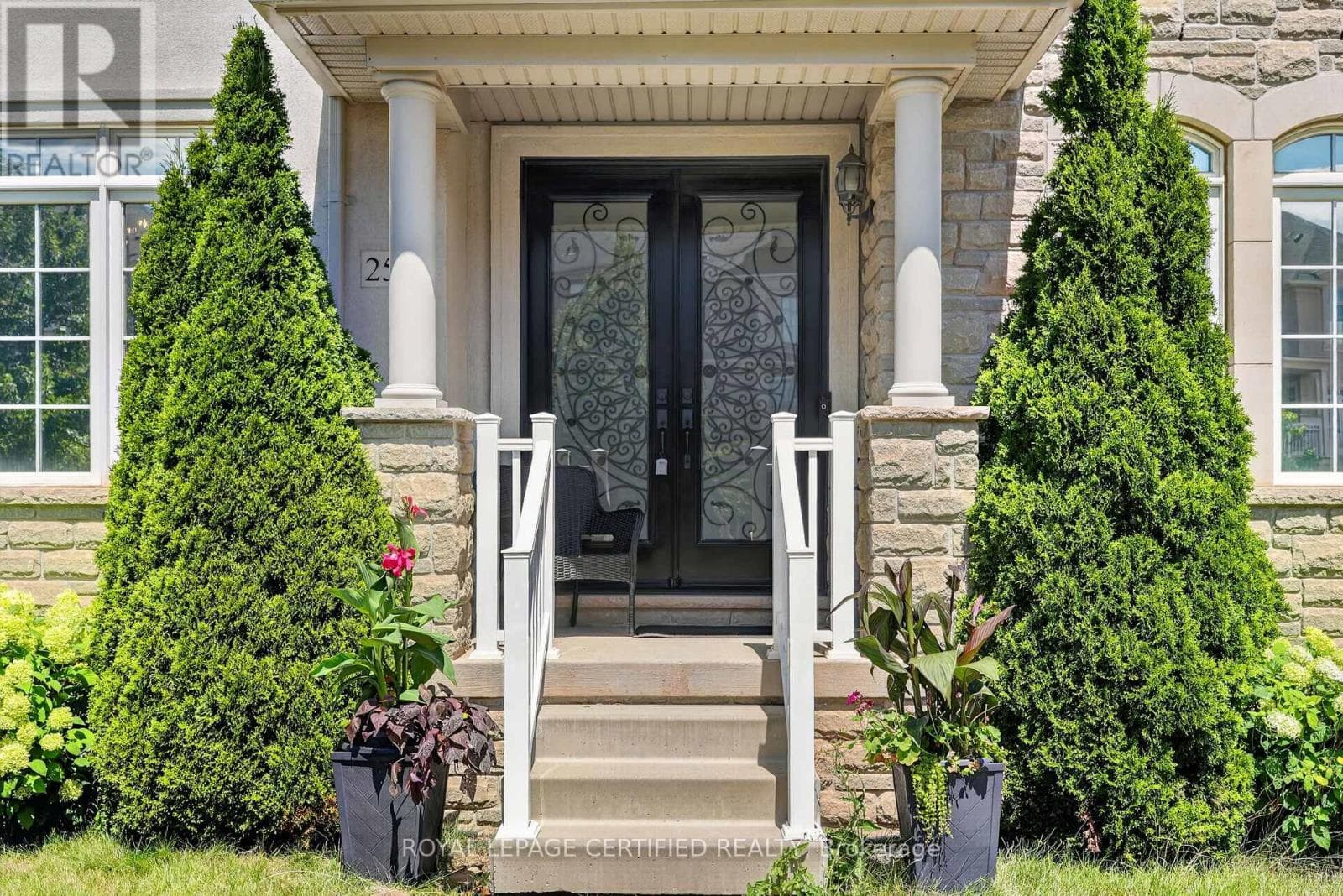 Single Family at 2561 Grand Oak Trail, Oakville (WM Westmount), Ontario - Photo 8 - RE/MAX Garden City Realty