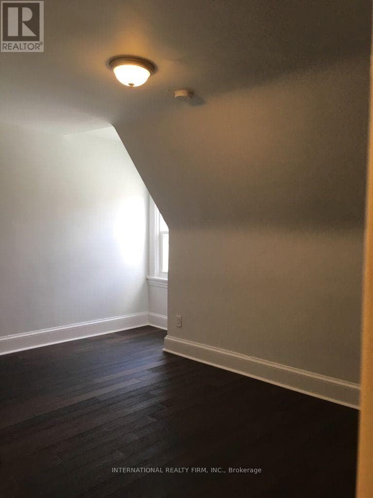 Single Family at 2- 161 Montrose Avenue, Toronto (Trinity-Bellwoods), Ontario - Photo 2 - RE/MAX Garden City Realty
