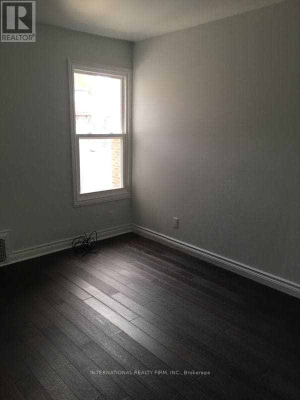 Single Family at 2- 161 Montrose Avenue, Toronto (Trinity-Bellwoods), Ontario - Photo 4 - RE/MAX Garden City Realty