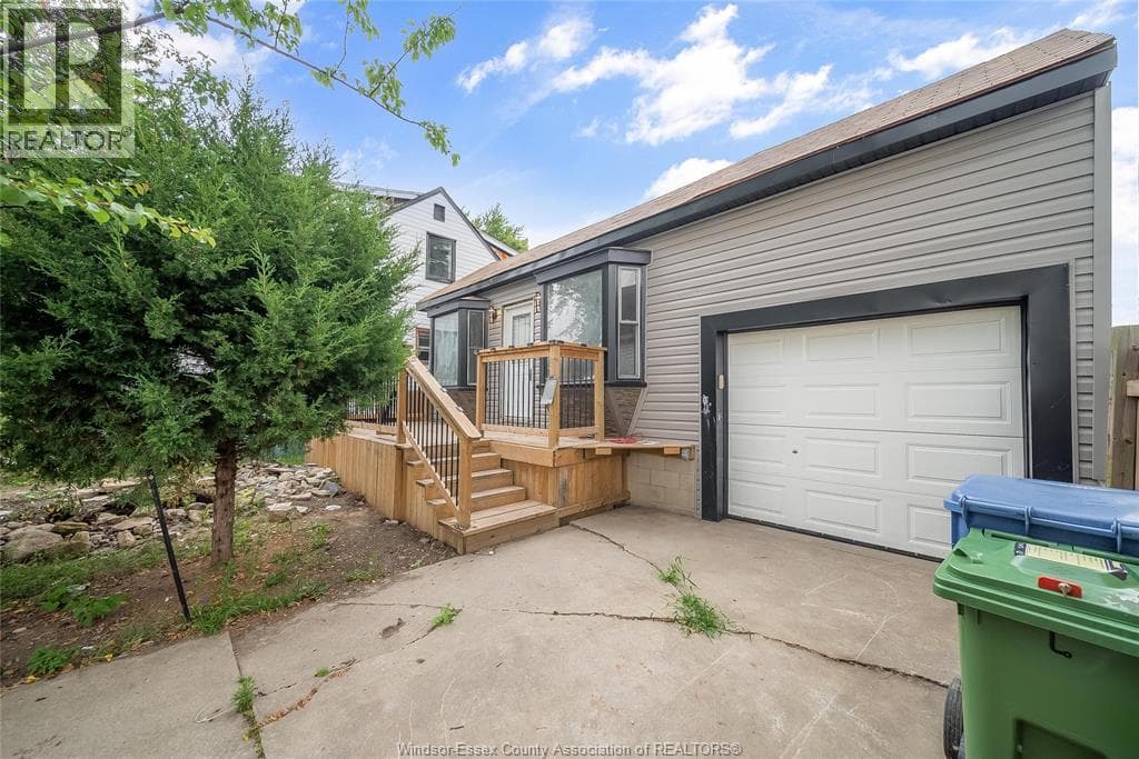 Single Family at 2616 PARENT, Windsor, Ontario - Photo 5 - RE/MAX Garden City Realty