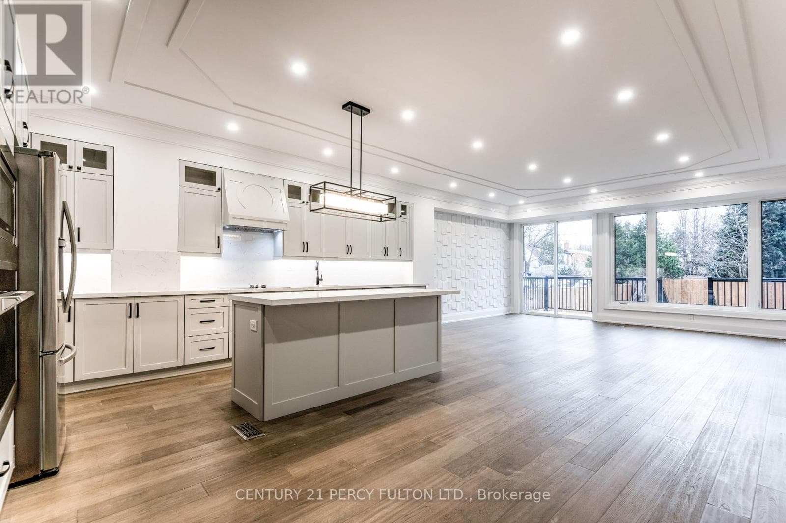 Single Family at 195 Danforth Road, Toronto (Oakridge), Ontario - Photo 7 - RE/MAX Garden City Realty