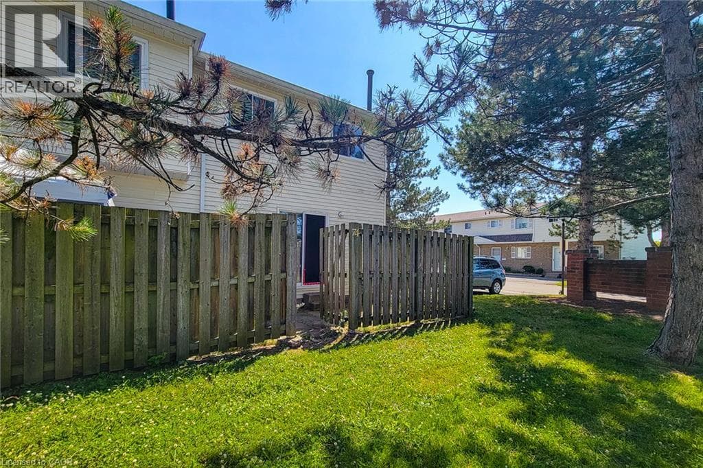 Single Family at 74- 8136 COVENTRY Road, Niagara Falls, Ontario - Photo 7 - RE/MAX Garden City Realty