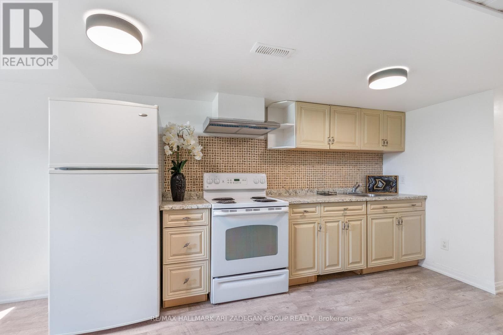 Single Family at LF- 149 Septonne Avenue, Newmarket (Bristol-London), Ontario - Photo 5 - RE/MAX Garden City Realty
