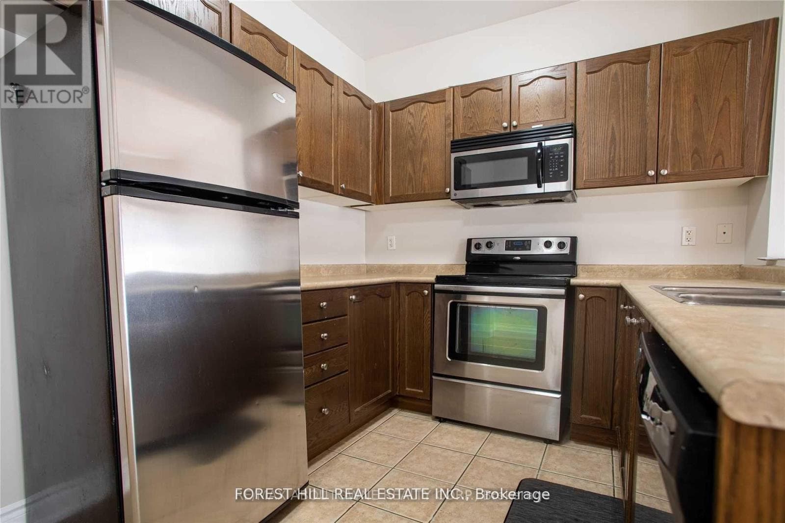 Single Family at 576 Courtney Valley Road, Mississauga (East Credit), Ontario - Photo 9 - RE/MAX Garden City Realty