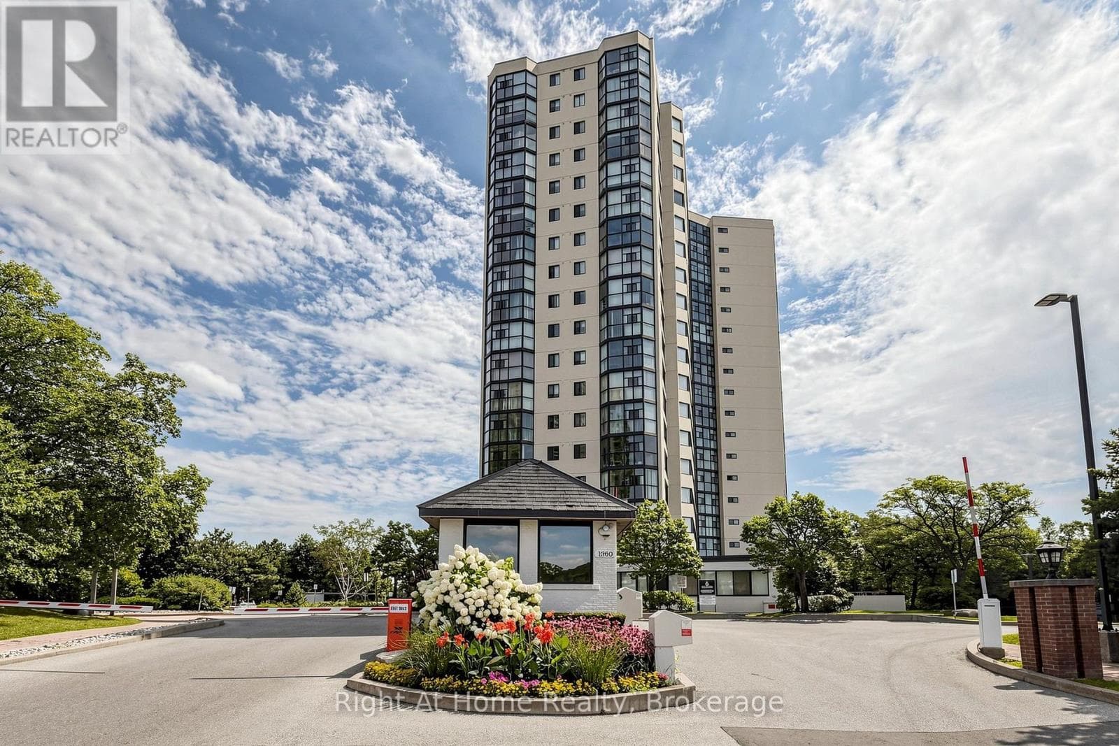 1509- 1360 Rathburn Road
