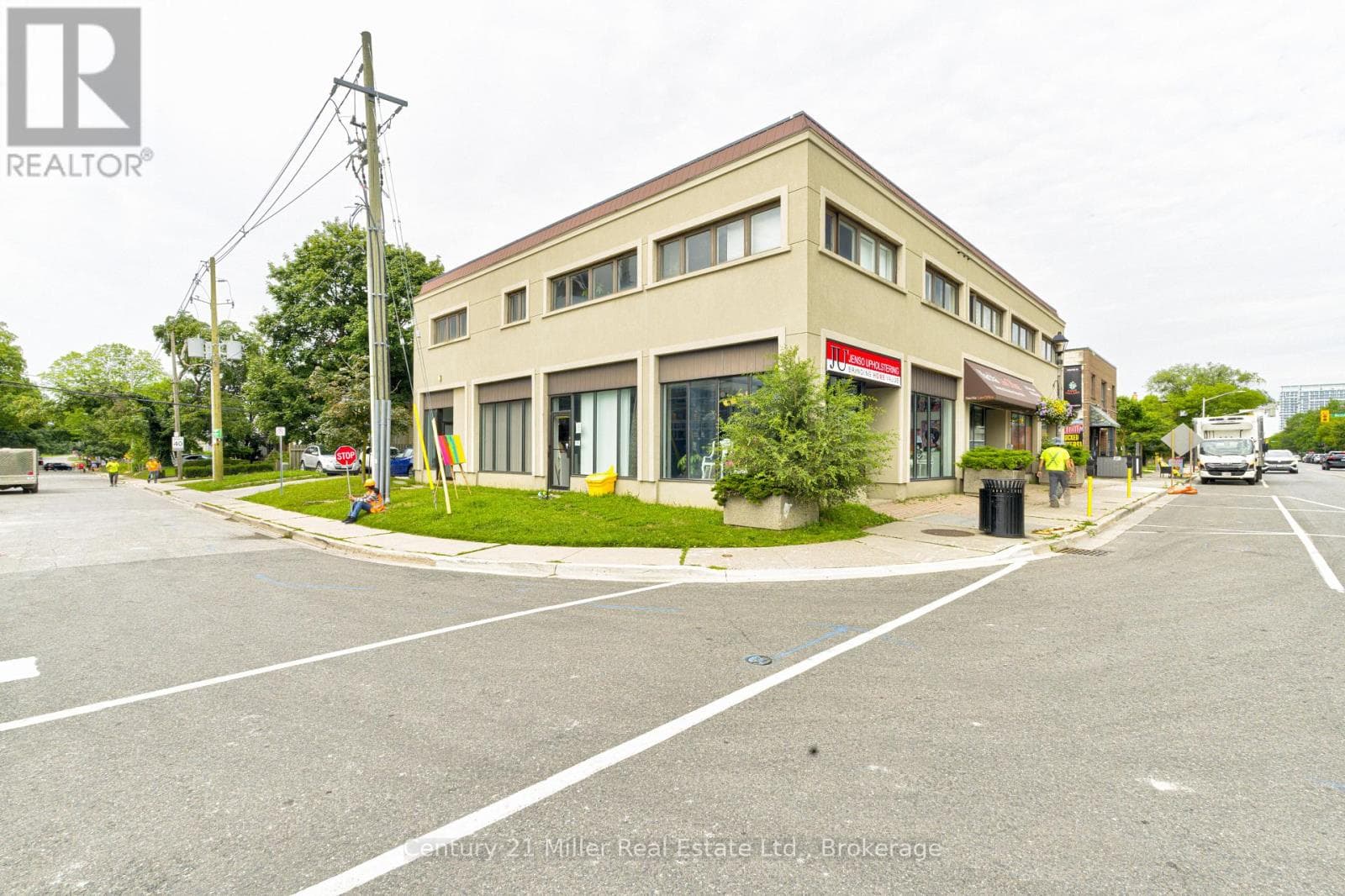 Retail at 242 Kerr Street, Oakville (CO Central), Ontario - Photo 5 - RE/MAX Garden City Realty