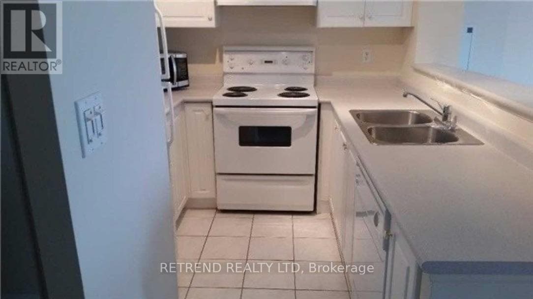 Single Family at 312- 23 Lorraine Dr Drive, Toronto (Willowdale West), Ontario - Photo 10 - RE/MAX Garden City Realty