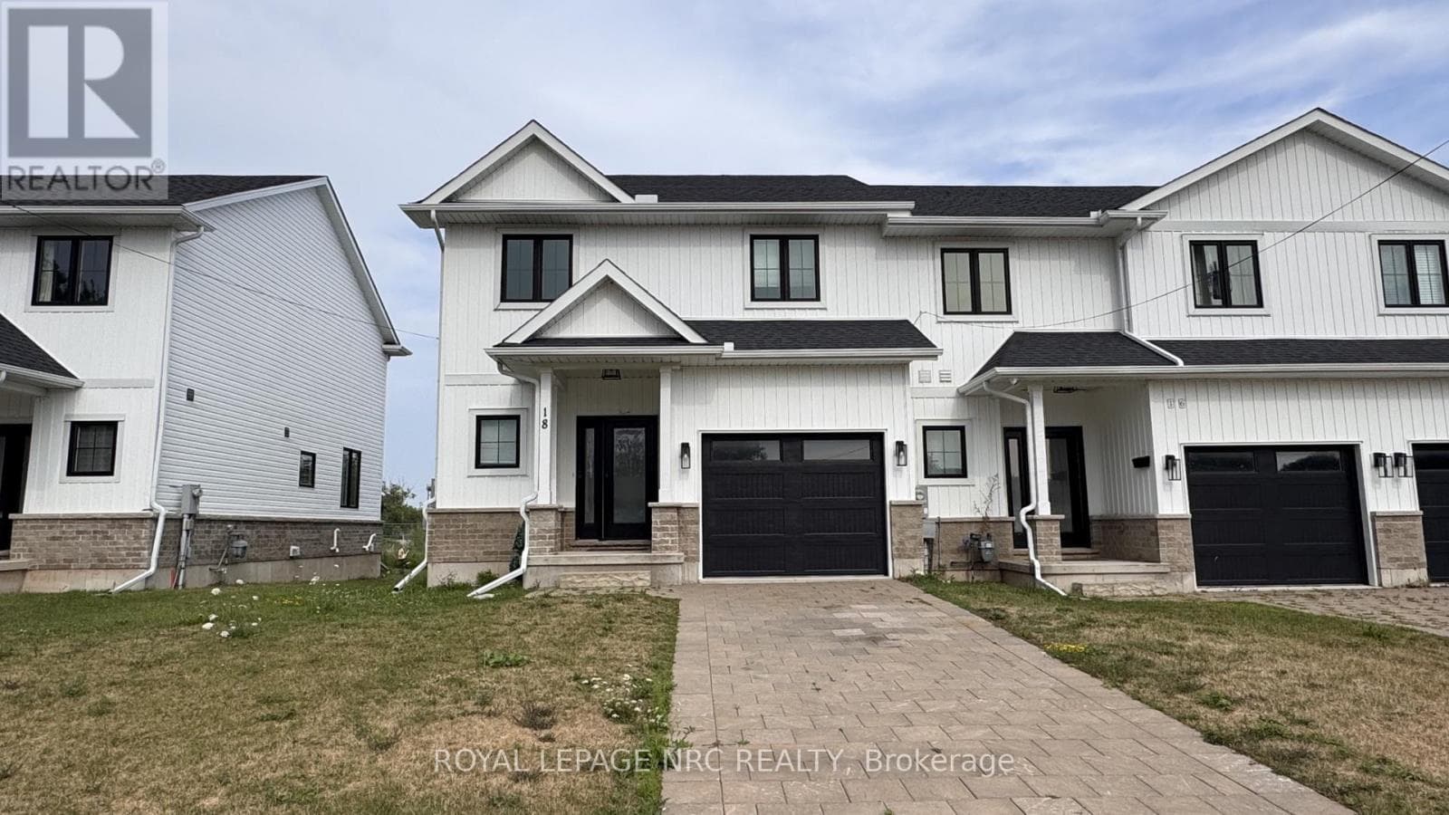 Single Family at 18 King Street, Fort Erie (Lakeshore), Ontario - Photo 3 - RE/MAX Garden City Realty