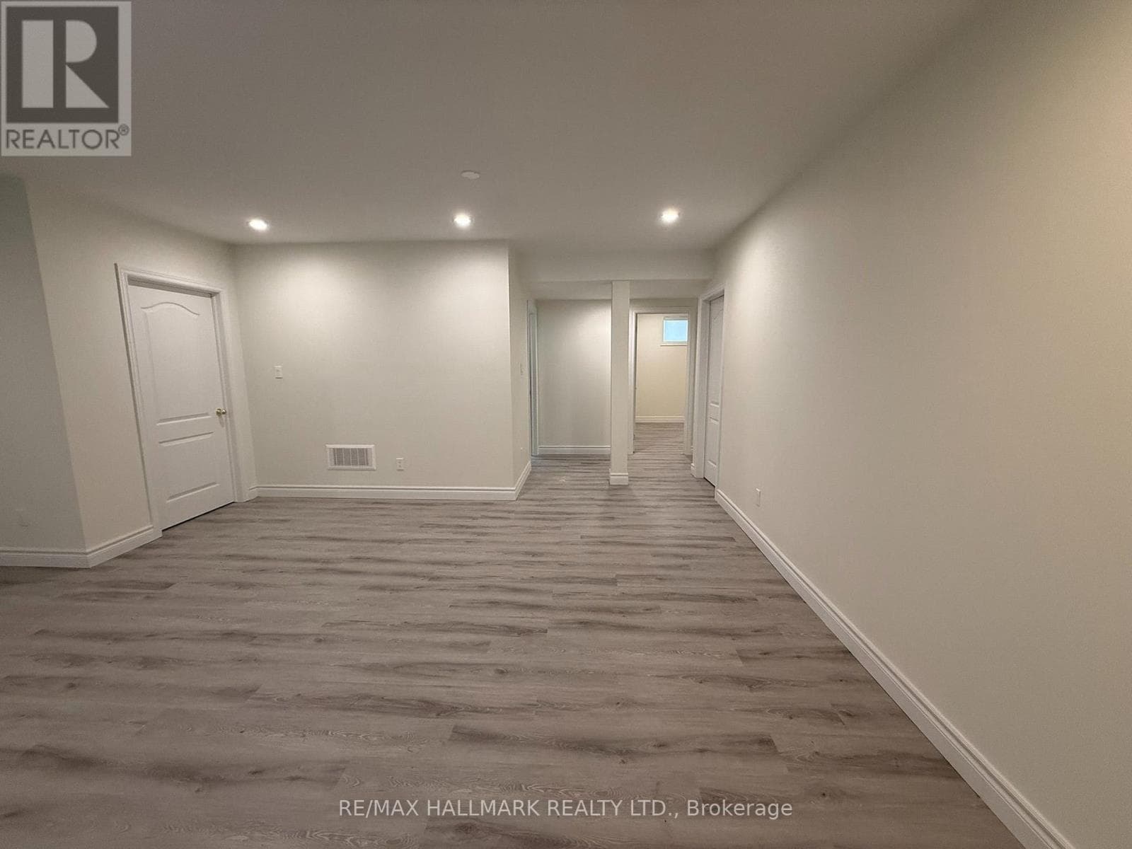Single Family at 43 Oak Avenue, Richmond Hill (South Richvale), Ontario - Photo 8 - RE/MAX Garden City Realty