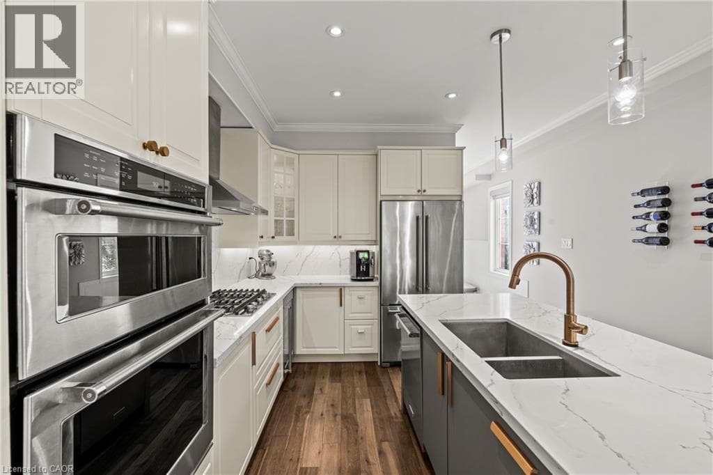 Single Family at 130 JOHN Street, Niagara-on-the-Lake, Ontario - Photo 5 - RE/MAX Garden City Realty