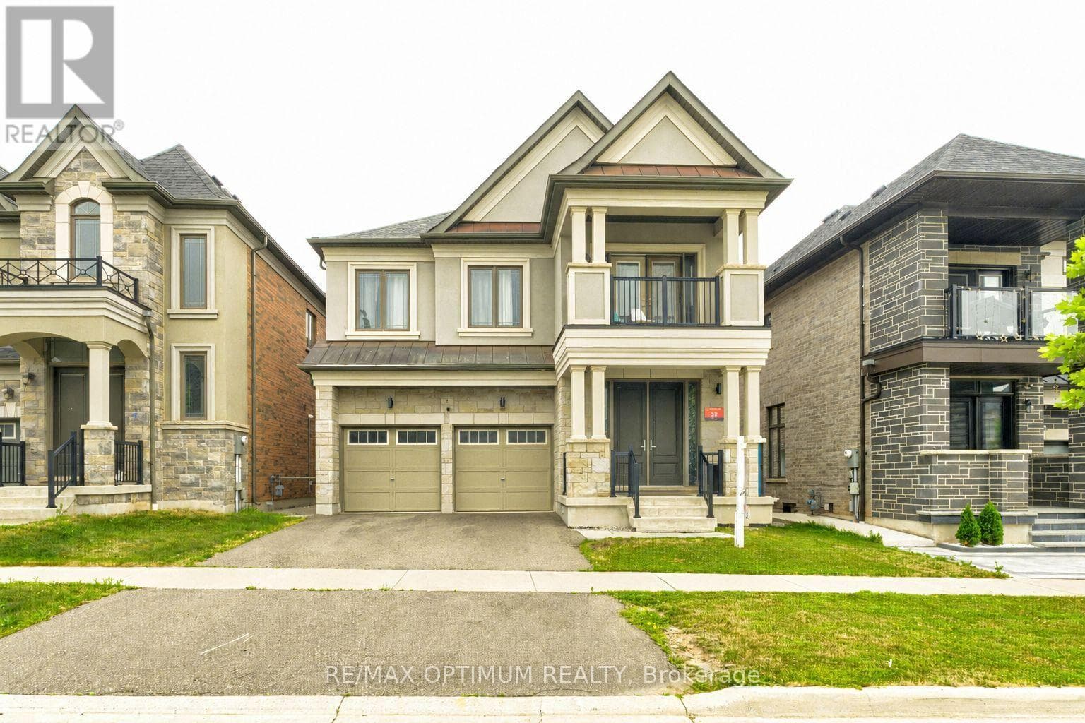8 Lyle Way