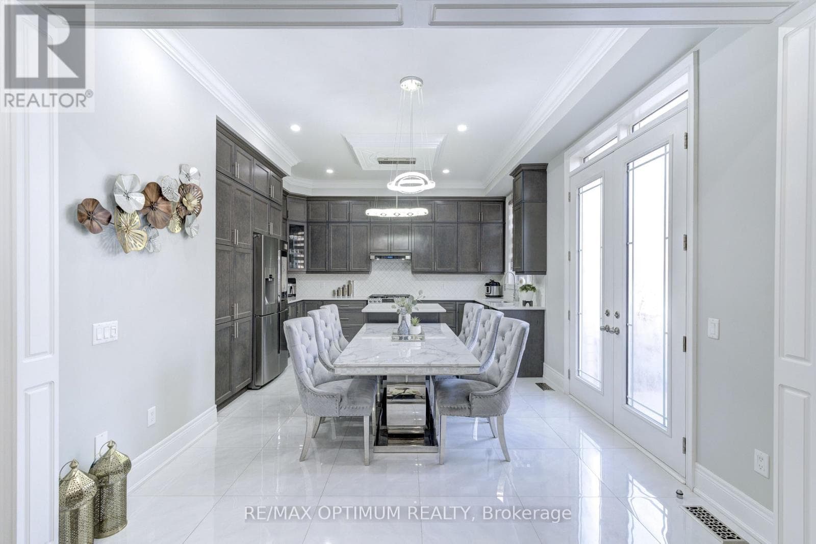 Single Family at 8 Lyle Way, Brampton (Credit Valley), Ontario - Photo 10 - RE/MAX Garden City Realty