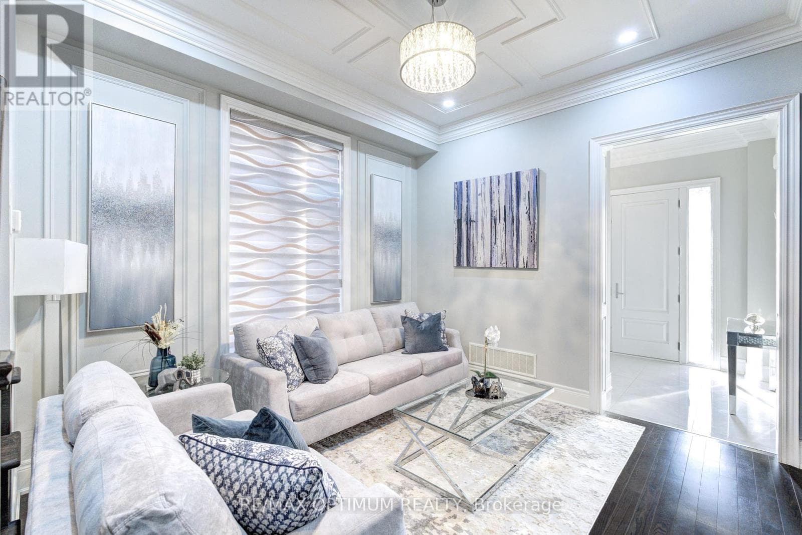 Single Family at 8 Lyle Way, Brampton (Credit Valley), Ontario - Photo 6 - RE/MAX Garden City Realty