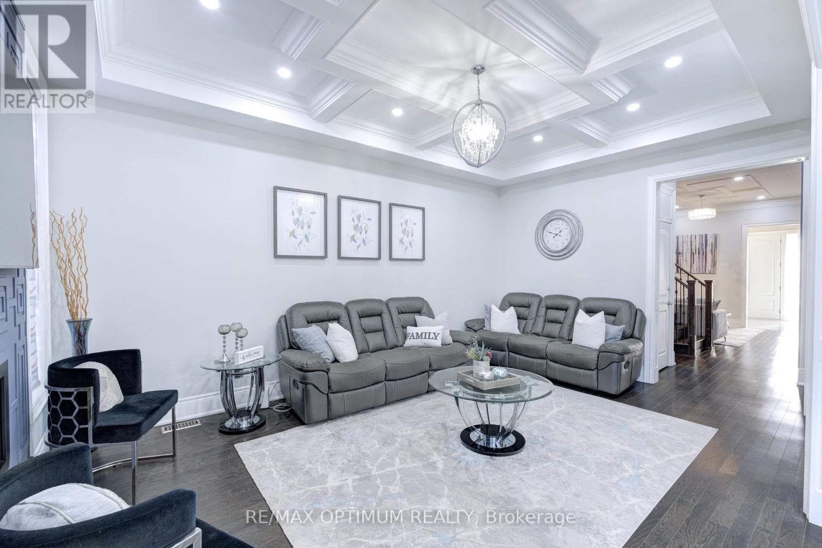 Single Family at 8 Lyle Way, Brampton (Credit Valley), Ontario - Photo 8 - RE/MAX Garden City Realty