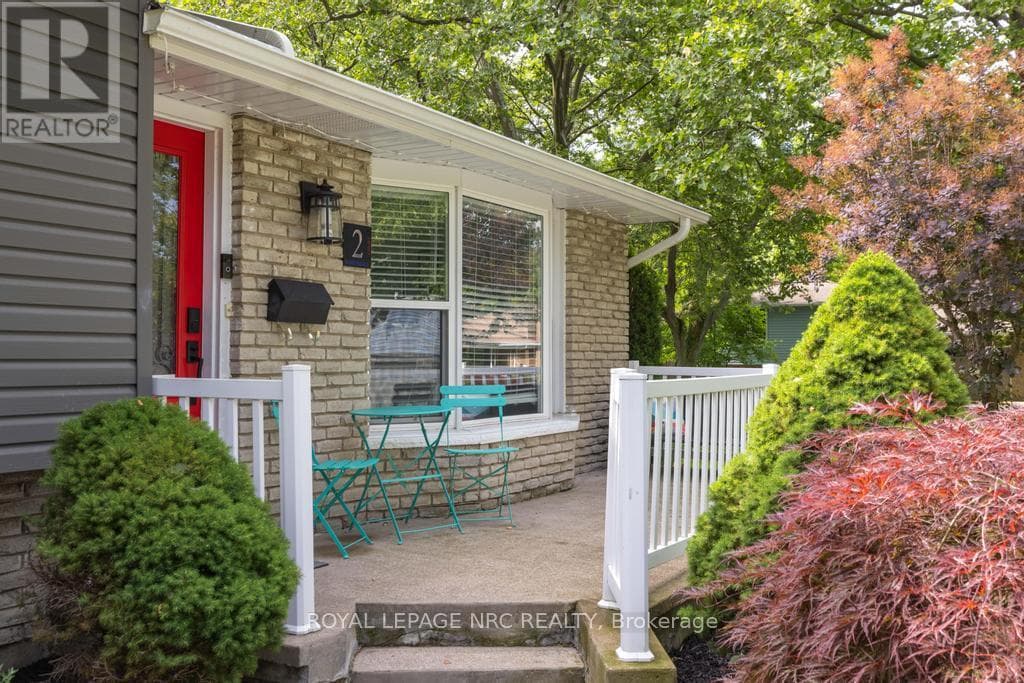 Single Family at 2 Kimberdale Court, St. Catharines (Lakeshore), Ontario - Photo 4 - RE/MAX Garden City Realty