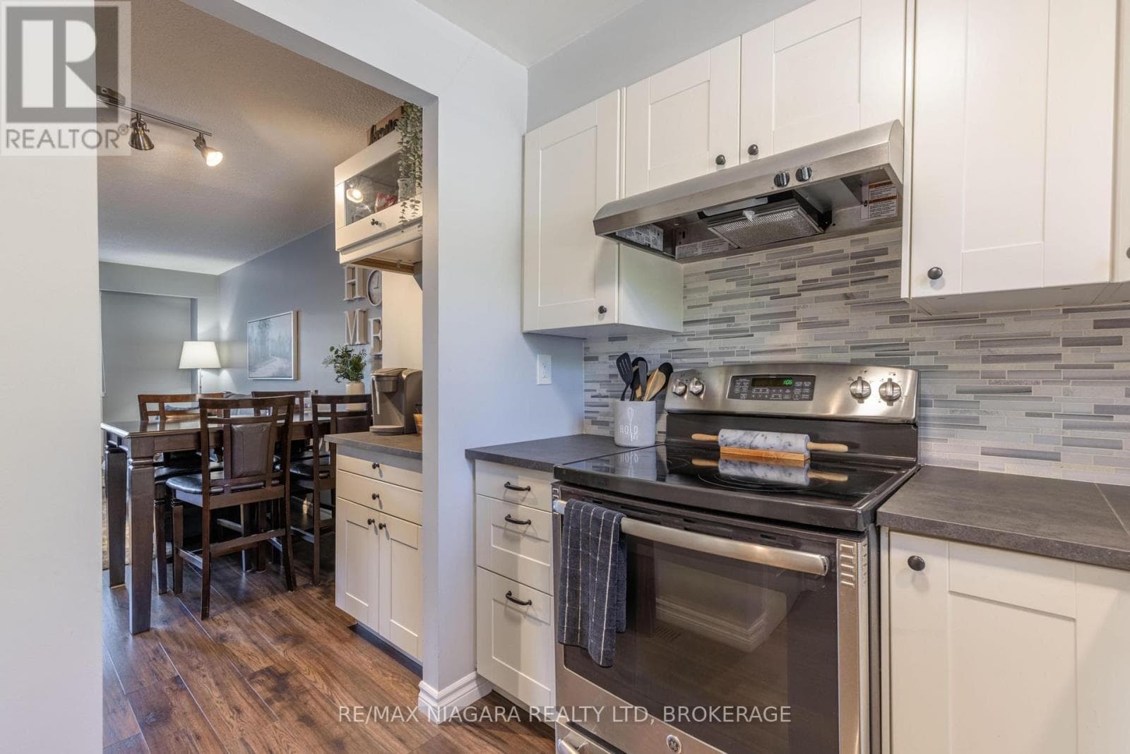 Single Family at 67- 25 Linfield Drive, St. Catharines (Lakeport), Ontario - Photo 6 - RE/MAX Garden City Realty