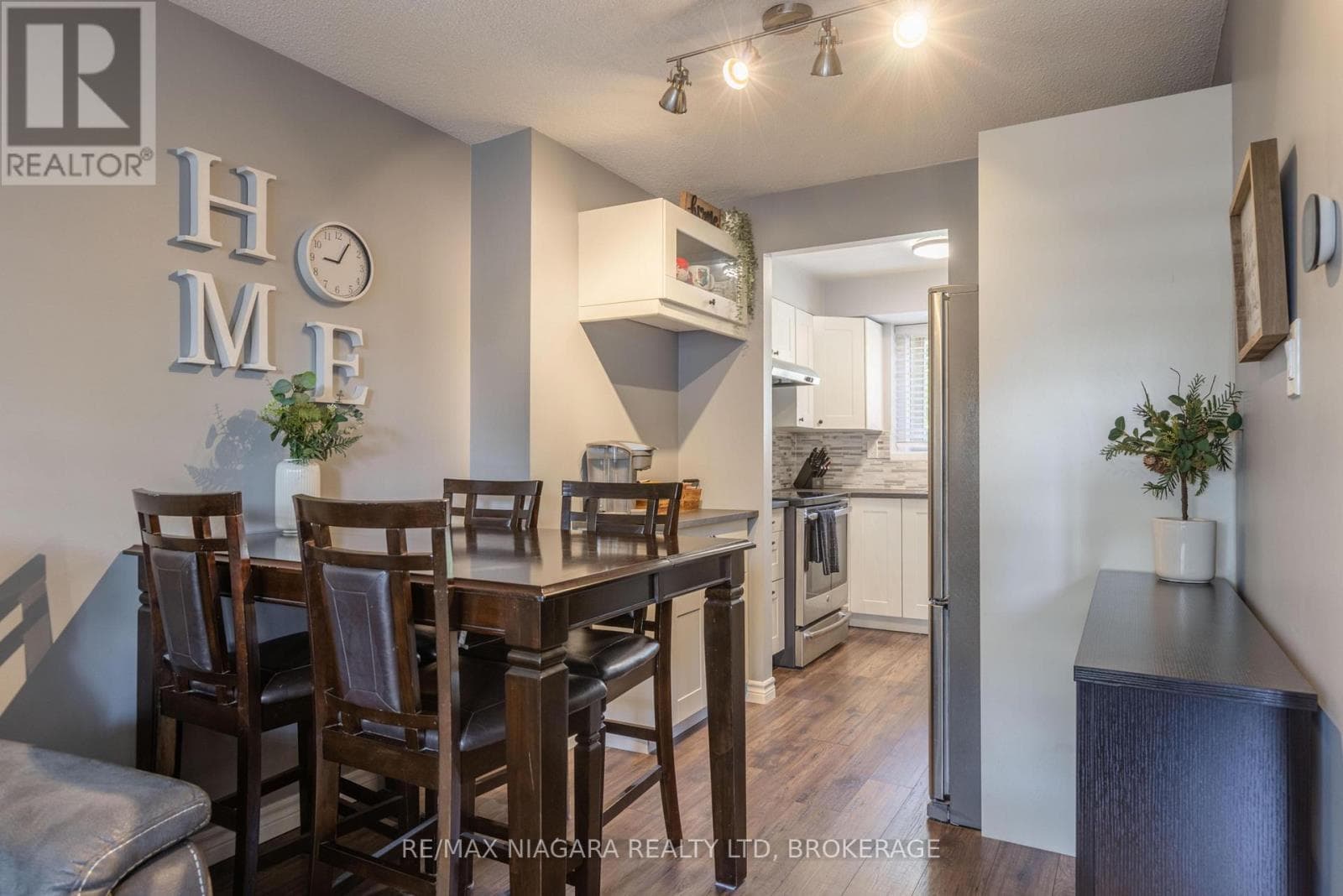 Single Family at 67- 25 Linfield Drive, St. Catharines (Lakeport), Ontario - Photo 7 - RE/MAX Garden City Realty