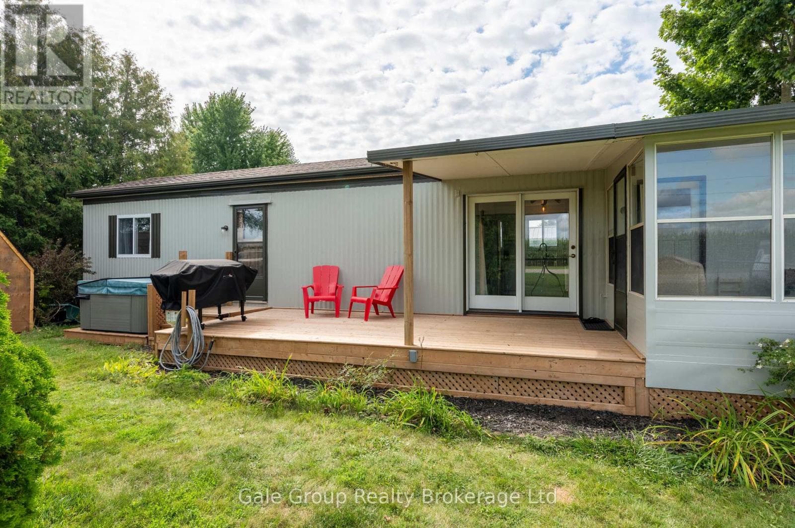 Single Family at 32 Pineview Ave Avenue, Malahide (Lyons), Ontario - Photo 6 - RE/MAX Garden City Realty